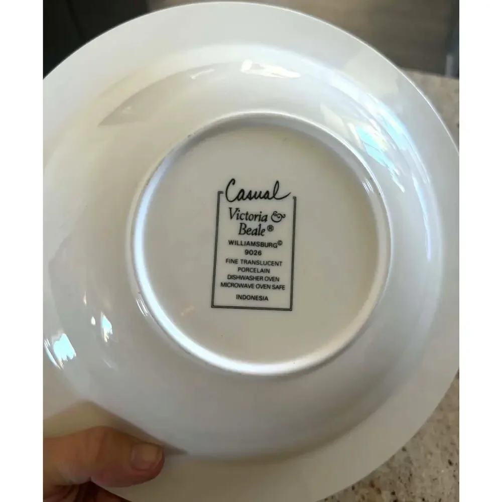 Vintage Victoria & Beale Williamsburg 9026 Porcelain Serving Bowl 11